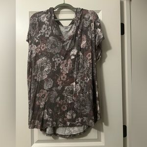 LIKE NEW MAURICE’S TEE PLUS SIZE 3